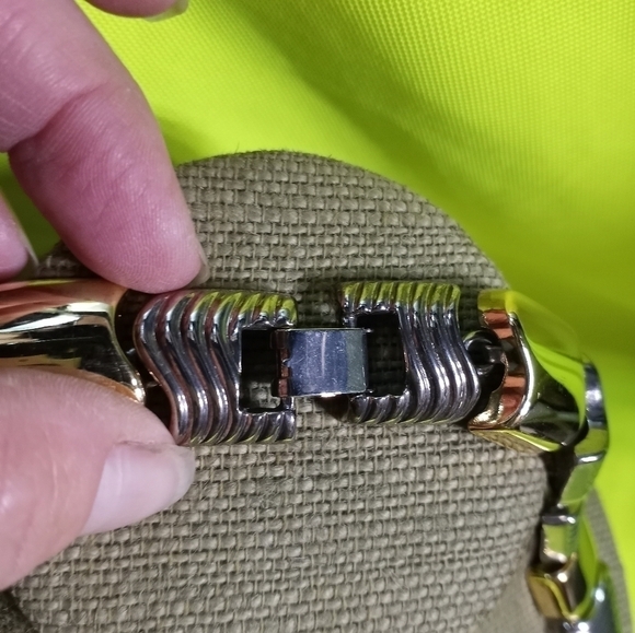 Goldtone silvertone panel link collar choker necklace - Picture 4 of 4